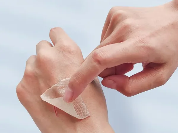 Pansements adhésifs en gel de silicone