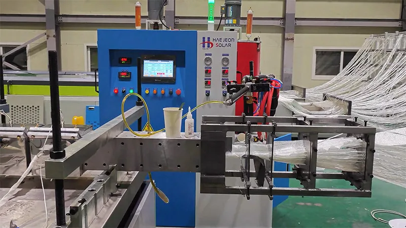Vidéo: Vidéo : production de cadres solaires en polyuréthane